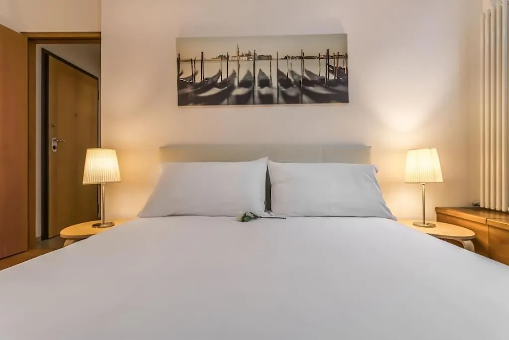 The Silk Case - Travel Sustainable Velence Apartman