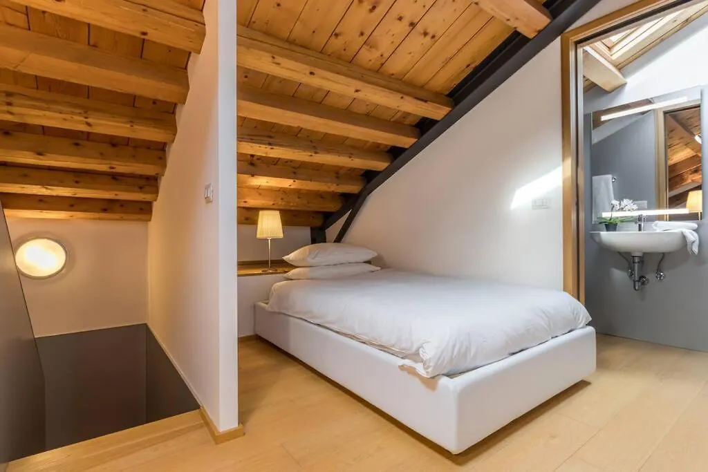 The Silk Case - Travel Sustainable Velence Apartman